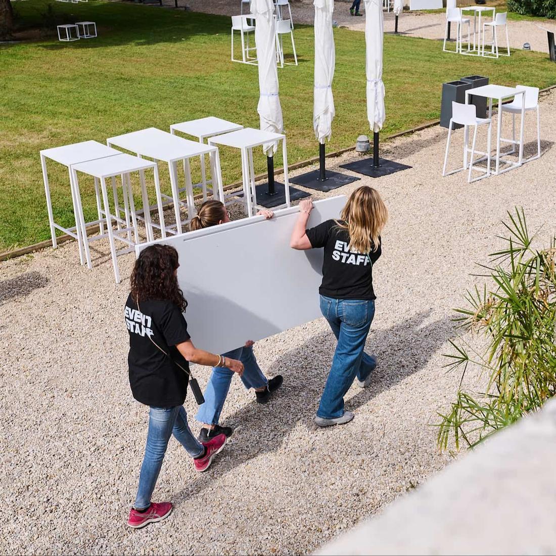 Alumnas de Método Murphy montando un evento real